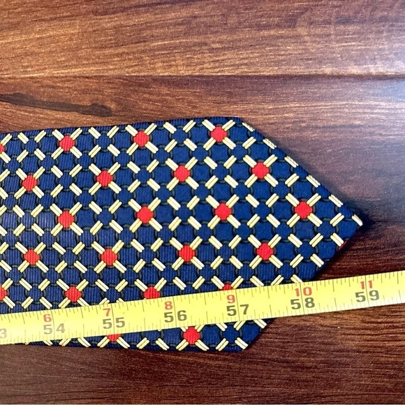 NEIMAN MARCUS Richel 100% Silk Print Design on Blue Handmade in in Spain Necktie - Picture 9 of 9